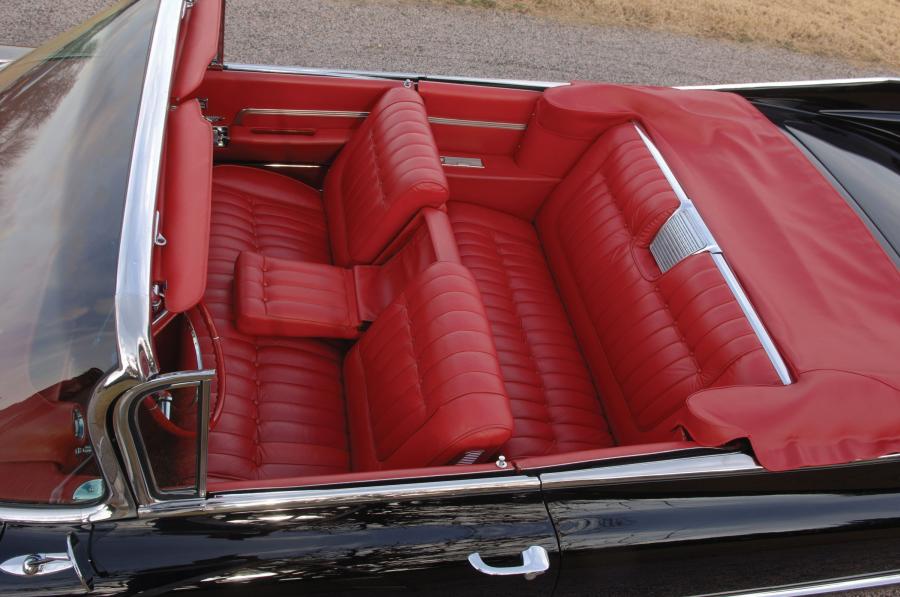 Cadillac Series 62 Convertible 1959 года  (фото 3 из 30)